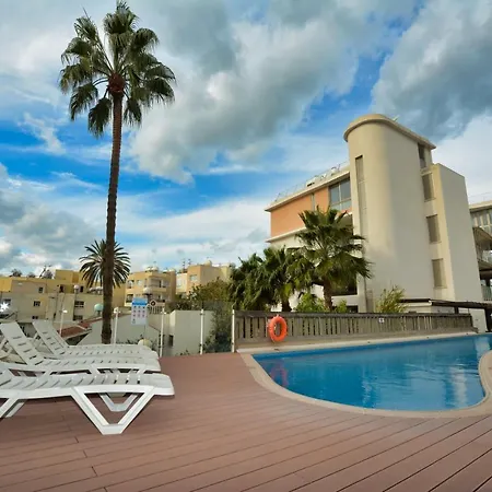 City Center Pool View *
