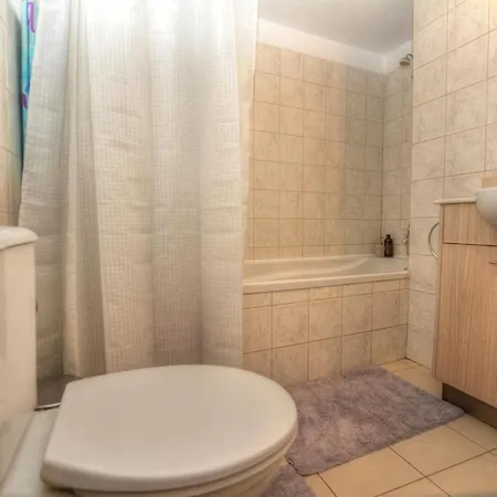 City Center Pool View Apartment
